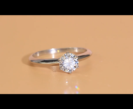 Classic Claw Settling Cubic Zirconia Diamond Sterling Silver RING RG -31