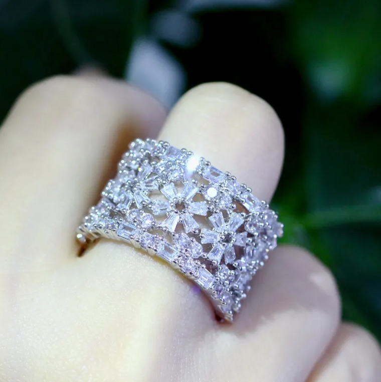 Geometric Pattern Luxury Cubic Zirconia Engagement Cocktail RING - RG-04